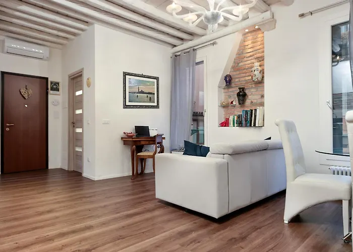 Sara S Luxury Home Five Minutes From Piazza San Marco